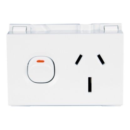Picture of Clipsal MAX4, Switched Socket outlet DIN Mounted 1 Gang 15 A 250 V 3 pin 4 module double pole
