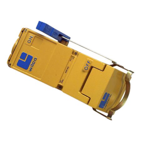 Picture of Metal Clad, Switched Socket Outlet Combination, 1 Gang, 63A, 500V, 4 Round Socket